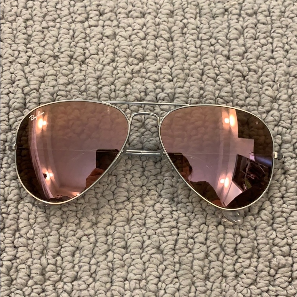 Pink reflective Ray-Ban aviators